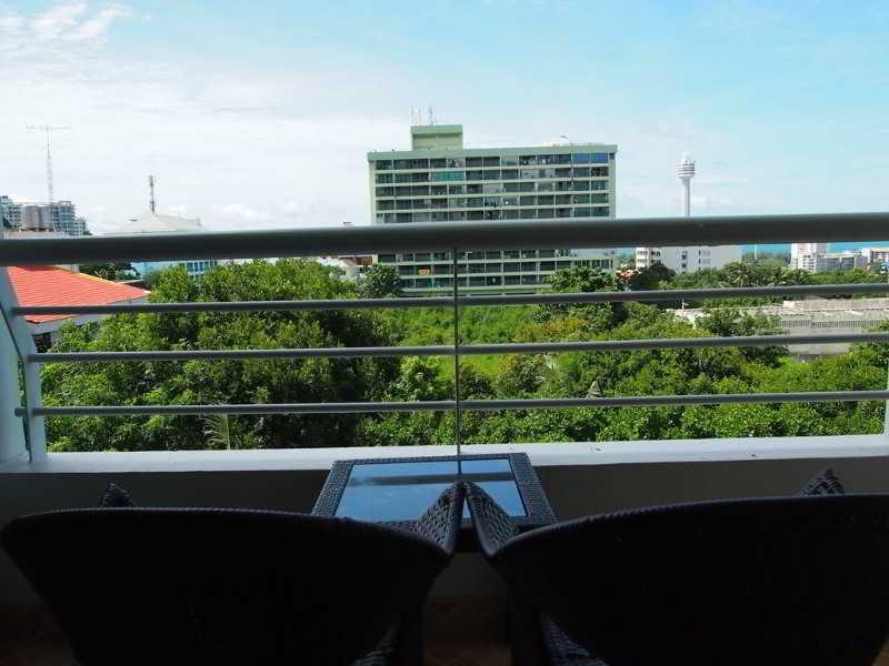 Апартаменты Abricole At Pattaya Hill Экстерьер фото